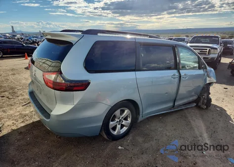 2015 Toyota Sienna Le z USA, uszkodzony, nr VIN 5TDKK3DCXFS608512